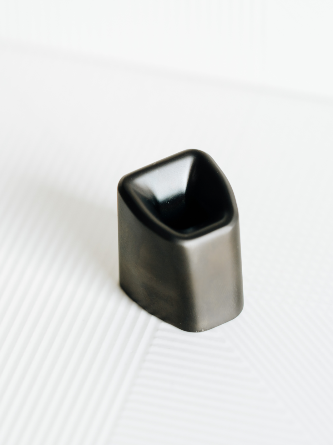 Supply Activating Beard Roller Stand