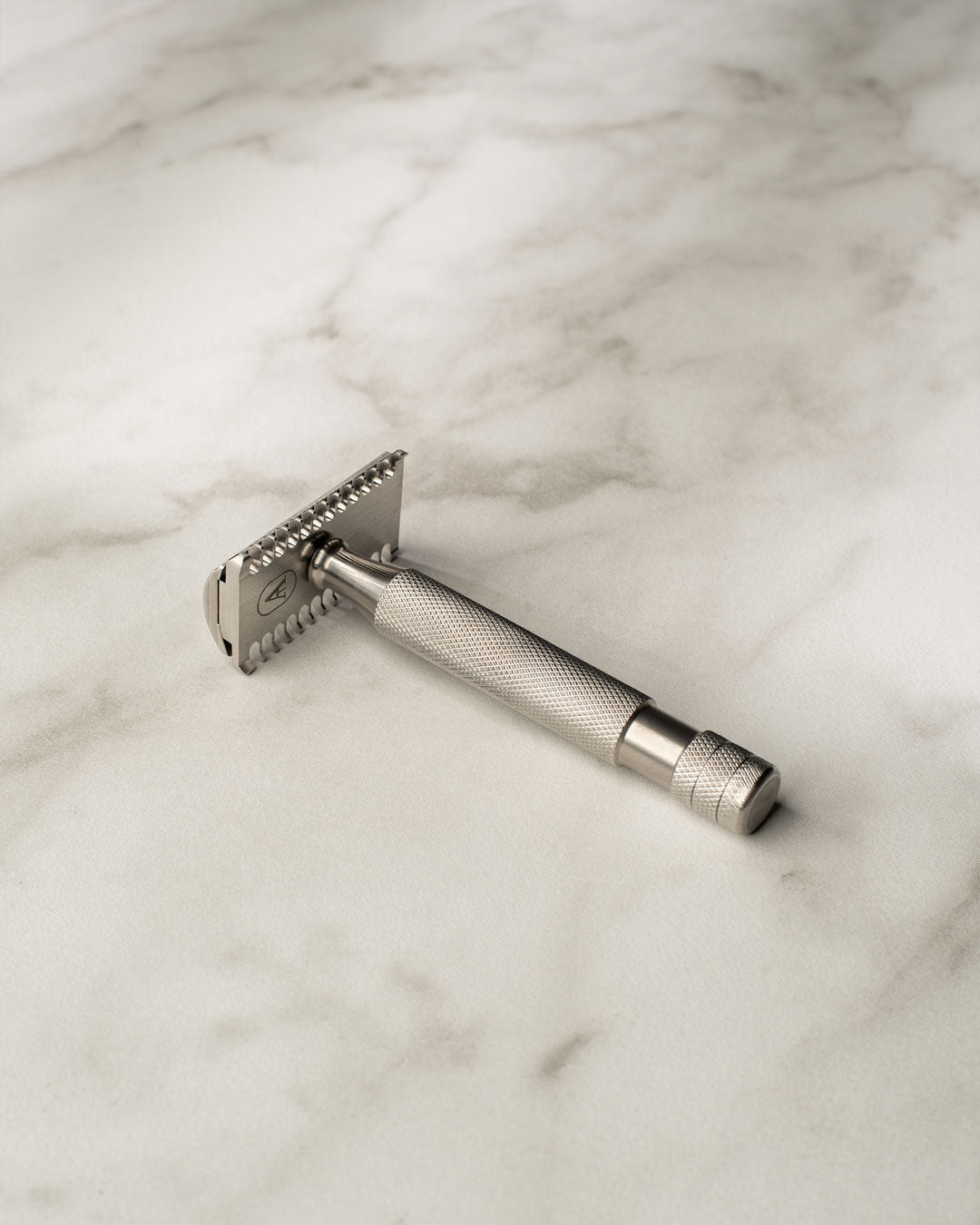Above the Tie S1 Slant Razor