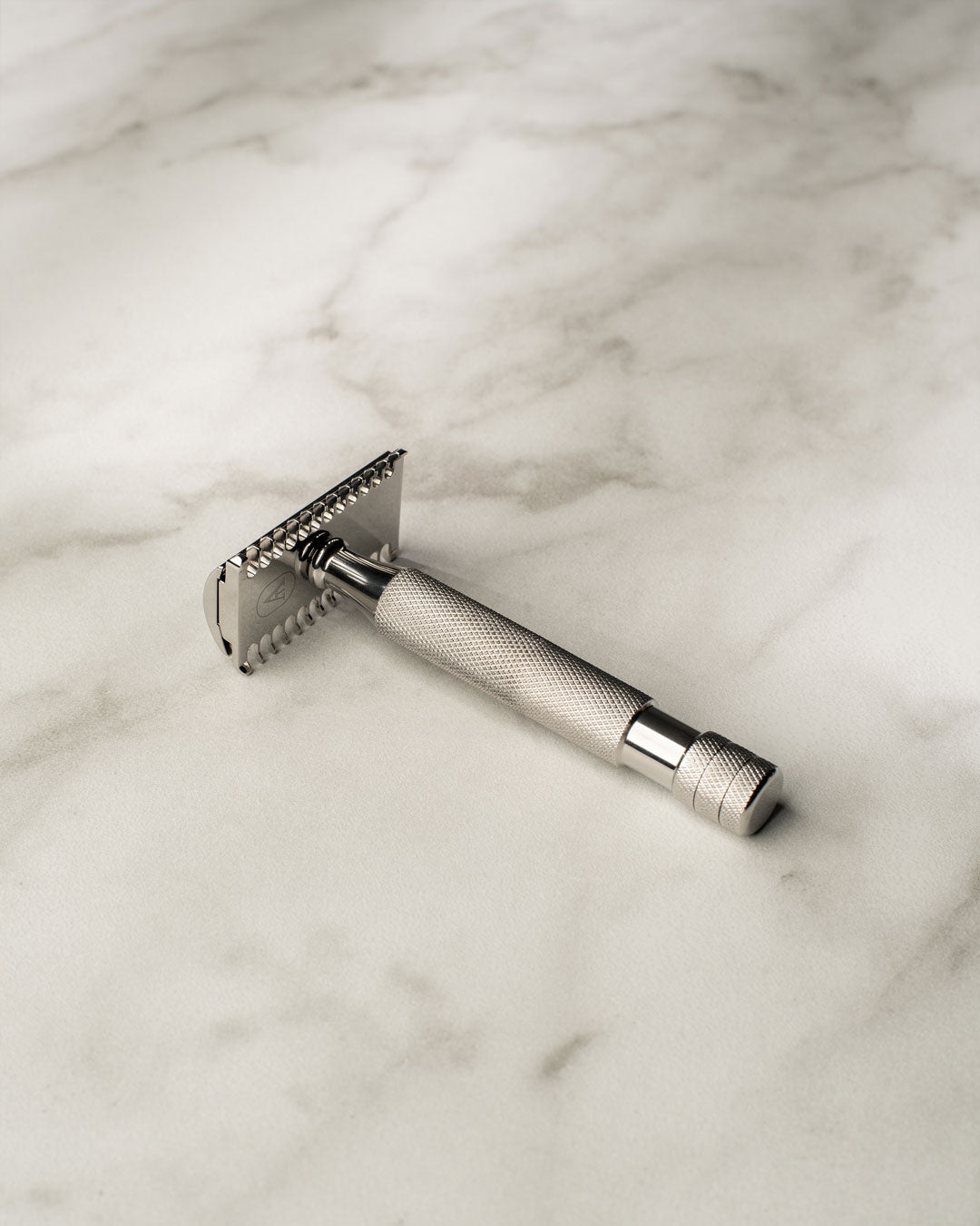 Above the Tie S1 Slant Razor