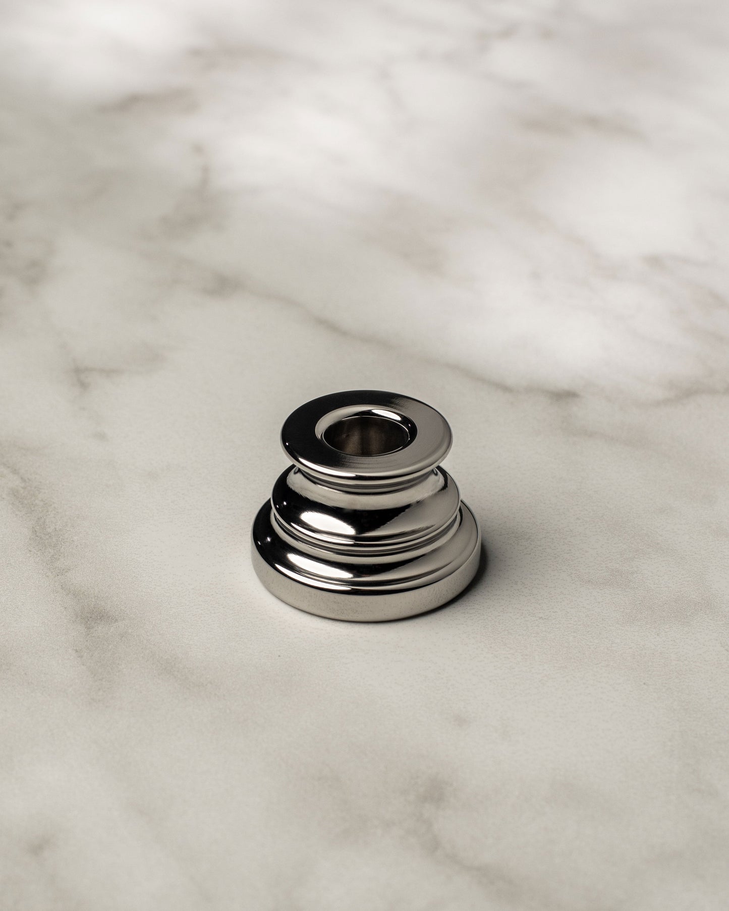Above the Tie Razor Stand
