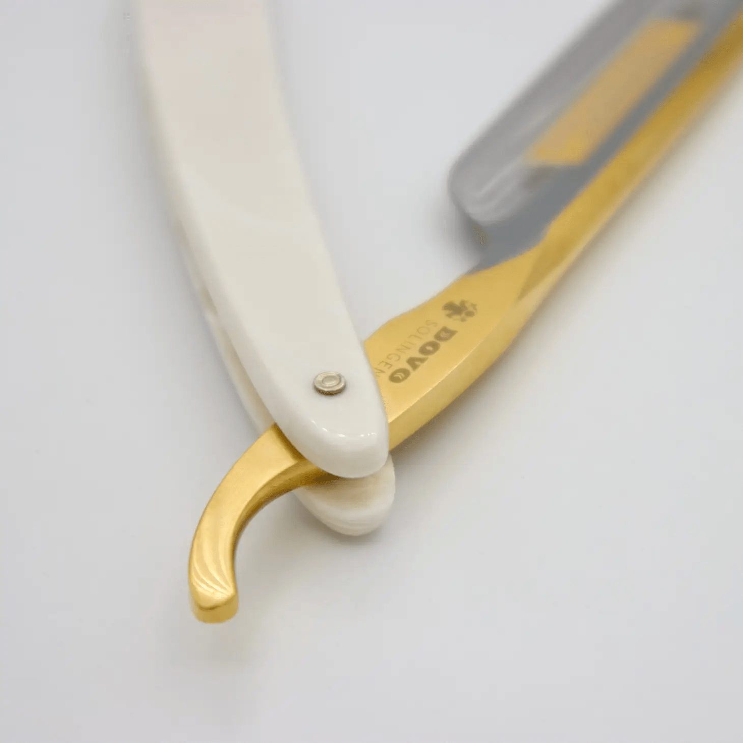 Dovo Bismark Straight Razor with Acrylic Perla Scales