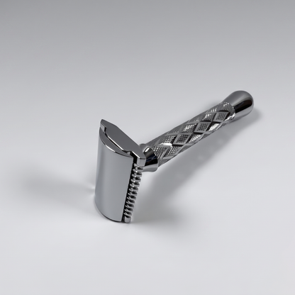 Romer-7 555 Hybrid Double Edge Safety Razor - Chrome Diamond Cut Handle